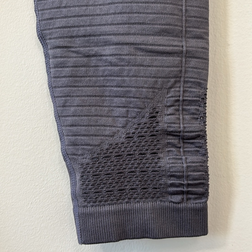 Gymshark Energy Cropped Leggings Slate Lavender Size Medium - Picture 9 of 10